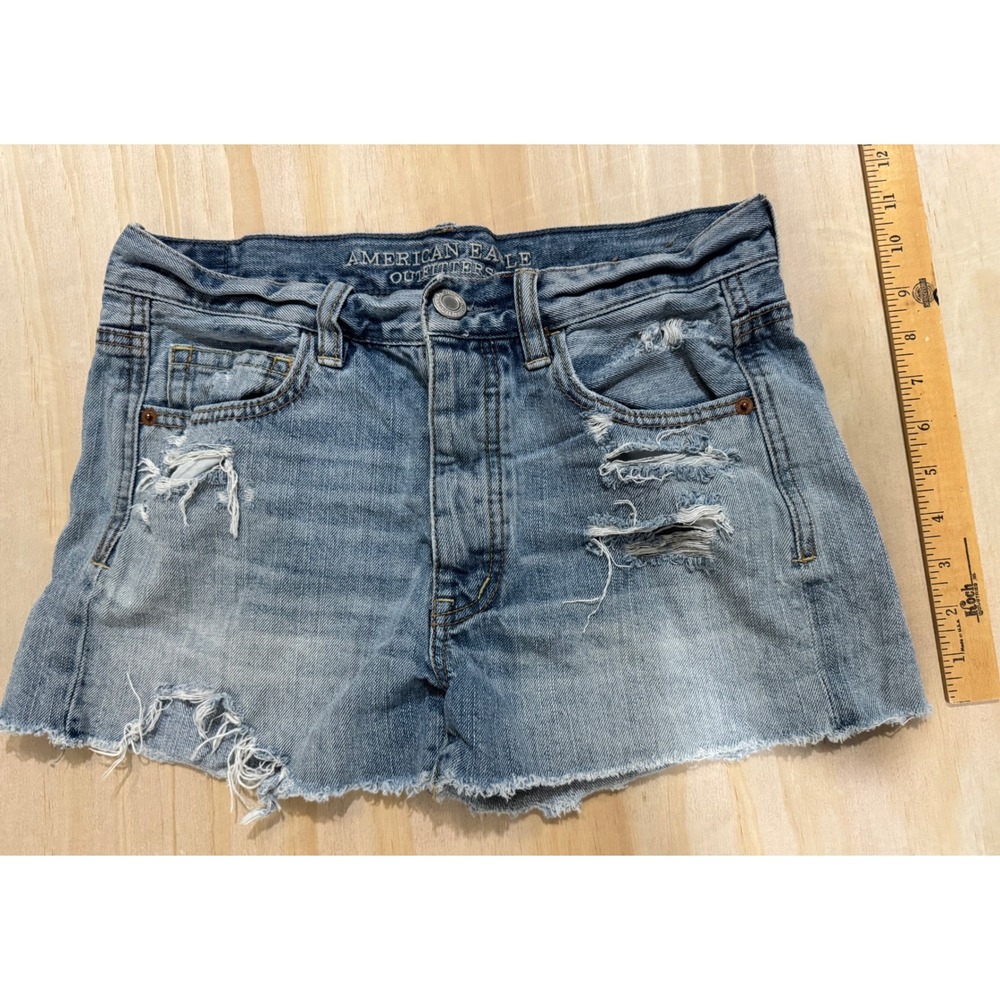 American Eagle‎ Distressed Denim Shorts Light Wash Raw Hem Womens Size 2 AE